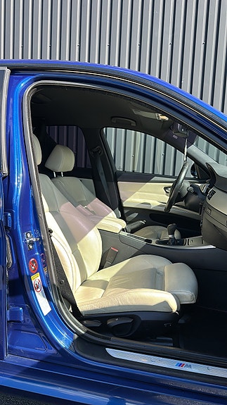BMW 325i 5 of 7