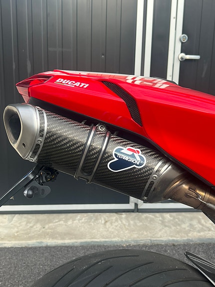 Ducati 1198 8 of 21
