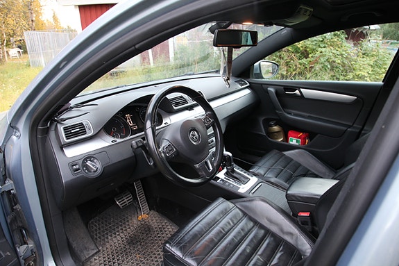 Volkswagen Passat Alltrack 3 of 17