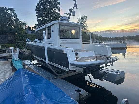 Gåshaga - Nimbus C9 – 2021 | Fully Equipped | Volvo Penta V8 350 HP | Excellent Condition 3 of 10