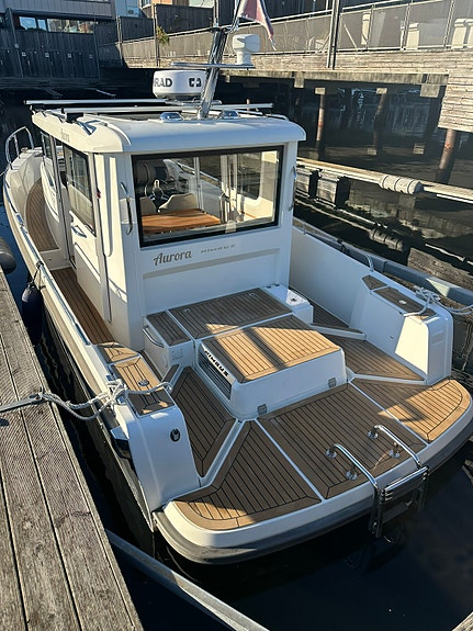Gåshaga - Nimbus C9 – 2021 | Fully Equipped | Volvo Penta V8 350 HP | Excellent Condition 4 of 10