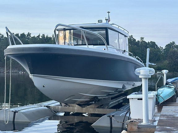 Gåshaga - Nimbus C9 – 2021 | Fully Equipped | Volvo Penta V8 350 HP | Excellent Condition 2 of 10