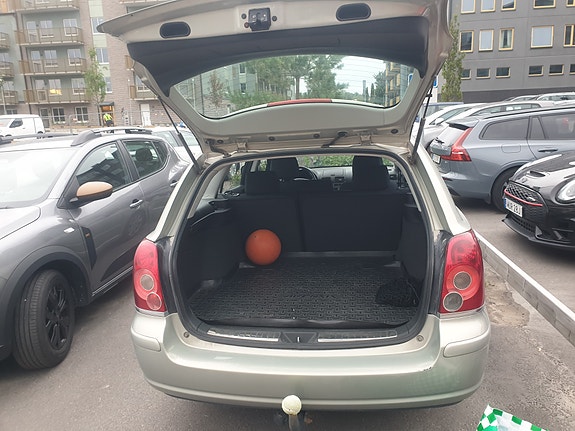 Toyota Avensis 15 of 17