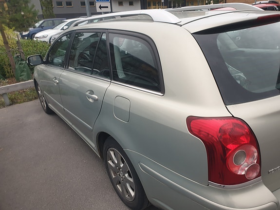Toyota Avensis 14 of 14
