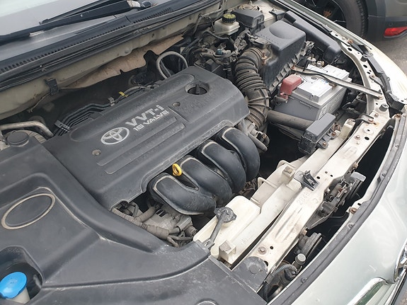 Toyota Avensis 3 of 14