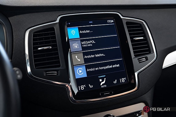 Volvo XC90 18 of 25