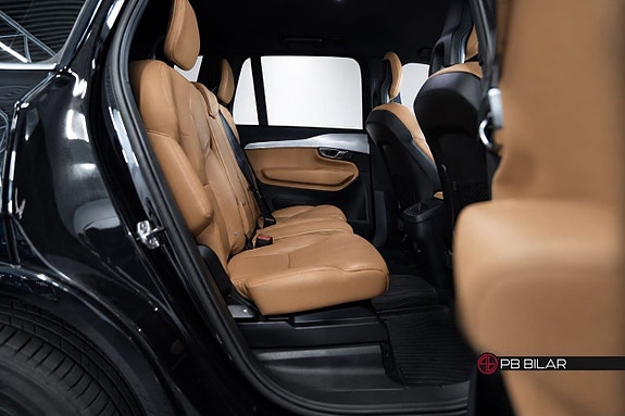 Volvo XC90 14 of 25