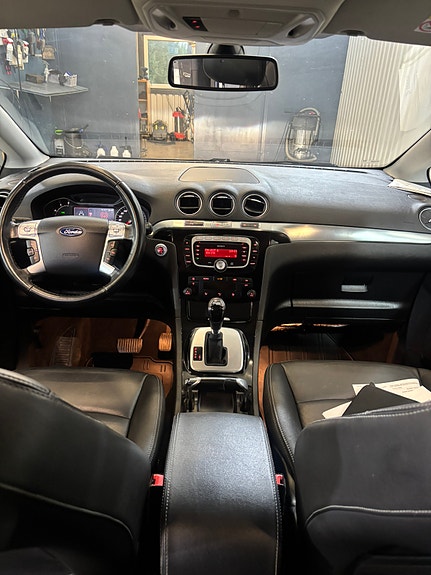 Ford S-MAX 10 of 13