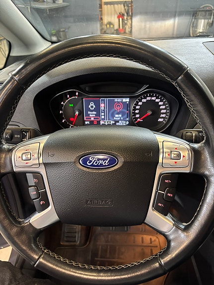 Ford S-MAX 11 of 13