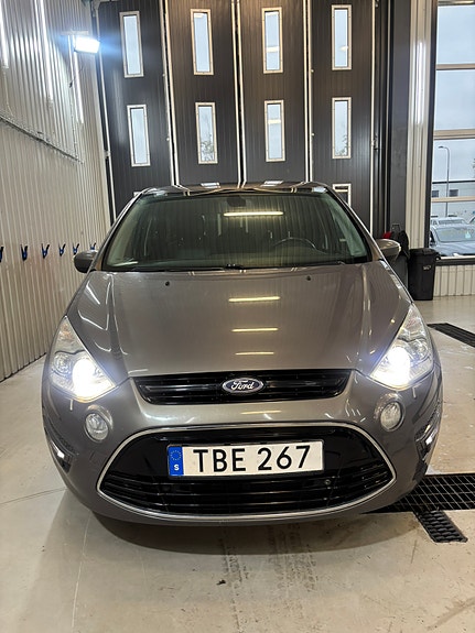 Ford S-MAX 7 of 13
