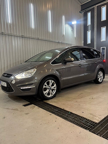 Ford S-MAX 2 of 13