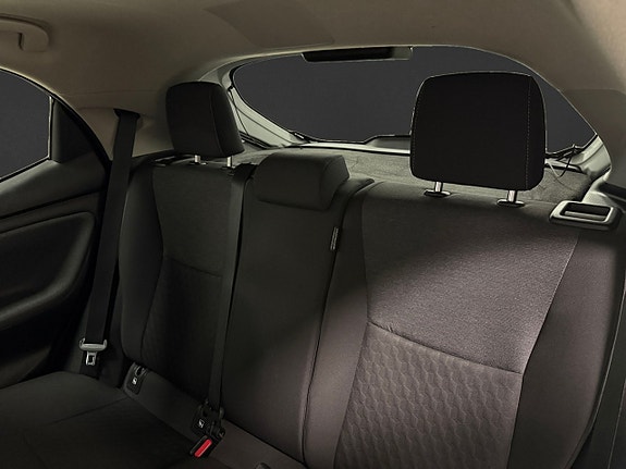 Toyota Yaris 10 of 17