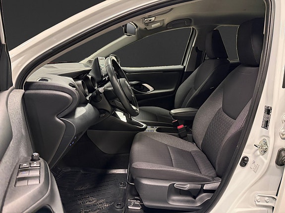 Toyota Yaris 8 of 17