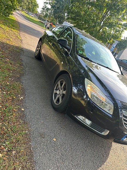 Opel Insignia 3 of 9