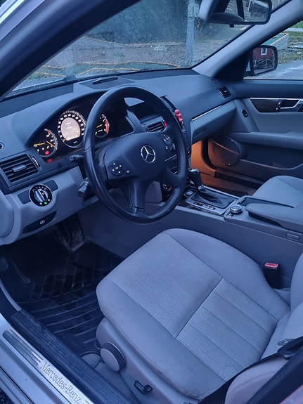 Mercedes-Benz C200 6 of 6