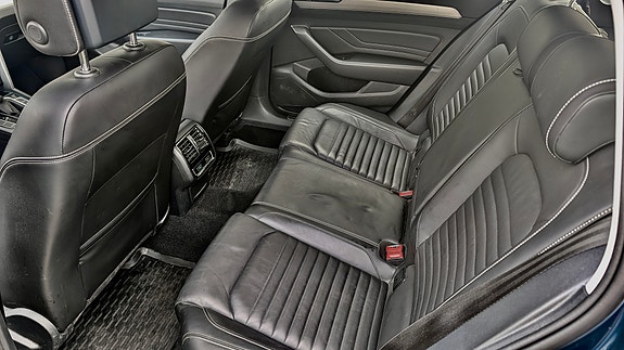 Volkswagen Passat Alltrack 6 of 16