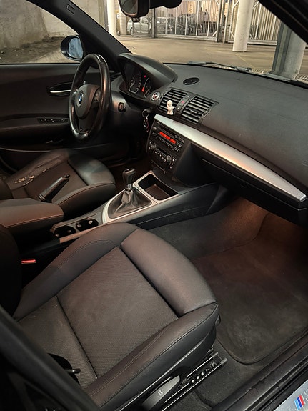 BMW 120i 8 of 12