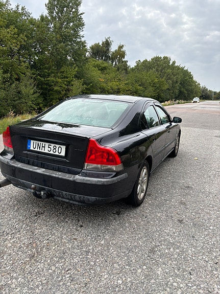 Volvo S60 3 of 6