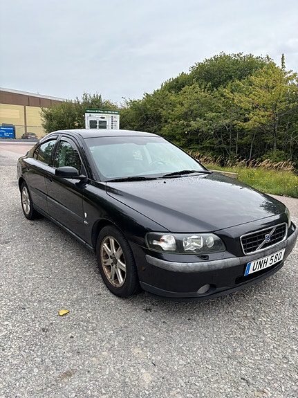 Volvo S60 2 of 6