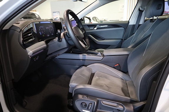 Volkswagen Passat 12 of 30