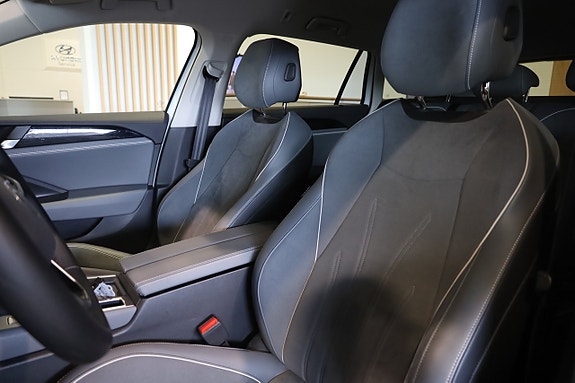 Volkswagen Passat 13 of 30