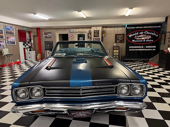 Plymouth Roadrunner 2 of 28