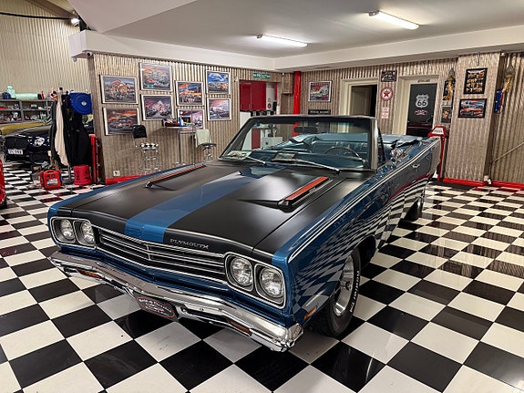 Plymouth Roadrunner 13 of 28