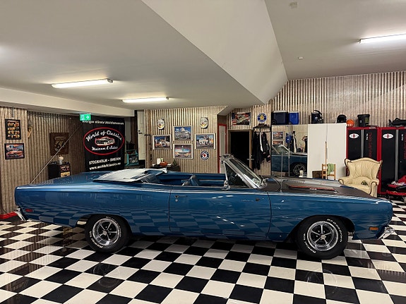 Plymouth Roadrunner 7 of 28