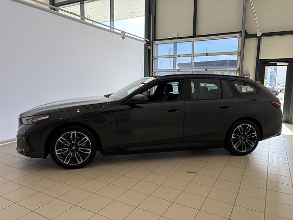 BMW i5 2 of 12