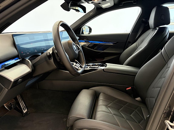 BMW i5 8 of 12
