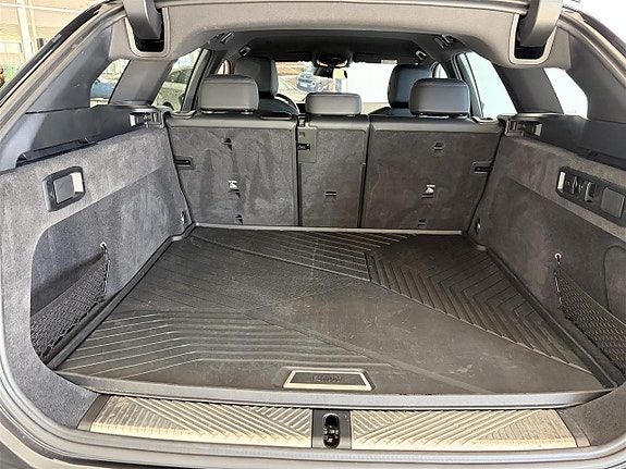 BMW i5 5 of 12