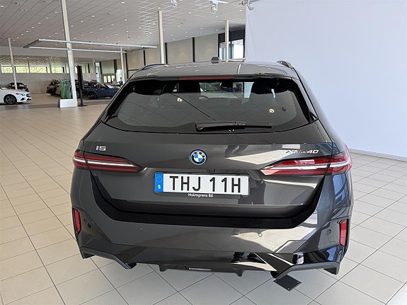 BMW i5 3 of 12