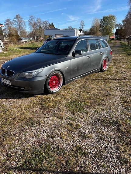 BMW 520d 3 of 4