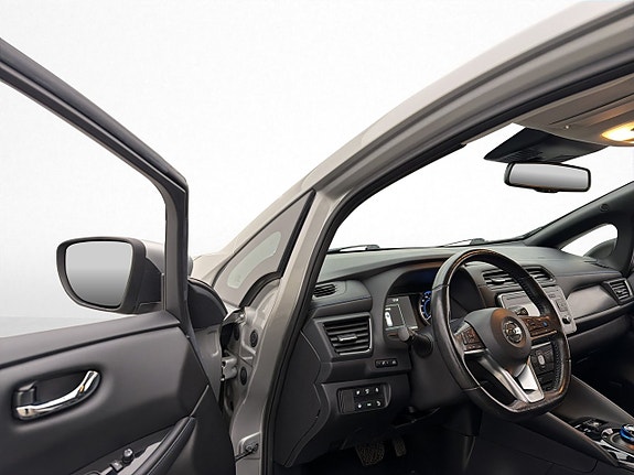 Nissan Leaf 13 of 30