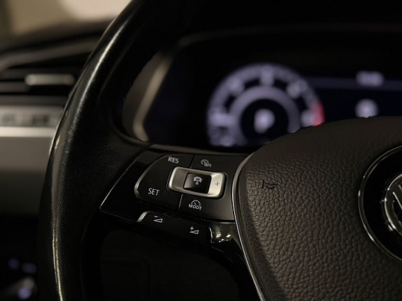 Volkswagen Tiguan 16 of 21