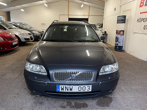 Volvo V70 4 of 20