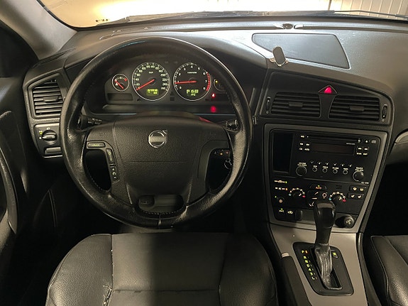 Volvo V70 10 of 20