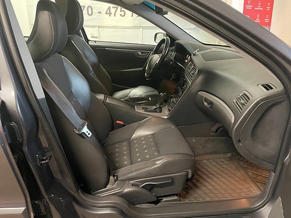 Volvo V70 14 of 20