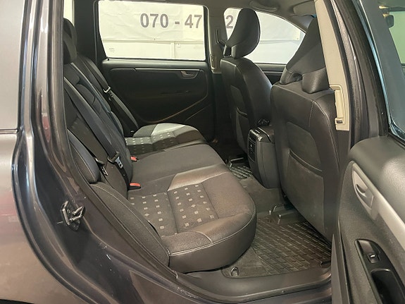 Volvo V70 16 of 20