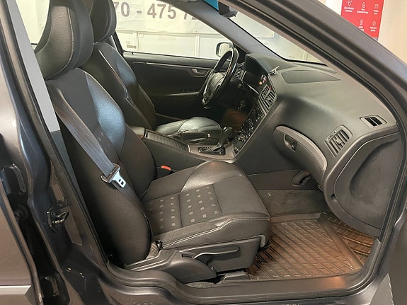 Volvo V70 15 of 20
