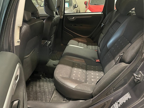 Volvo V70 13 of 20