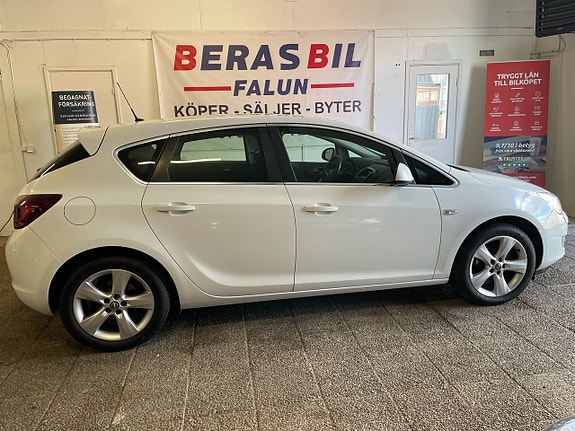 Opel Astra 2 of 22