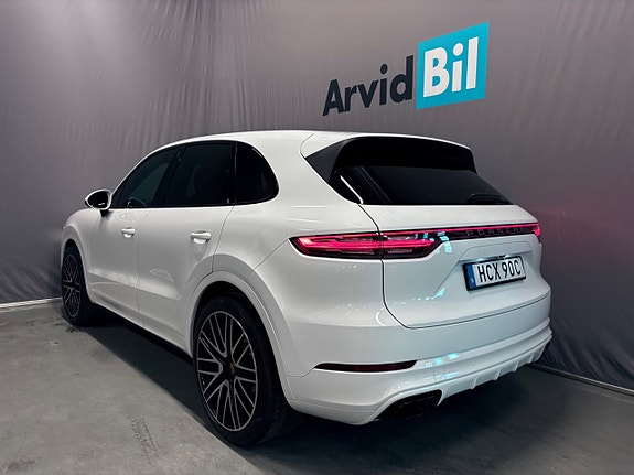 Porsche Cayenne 5 of 30