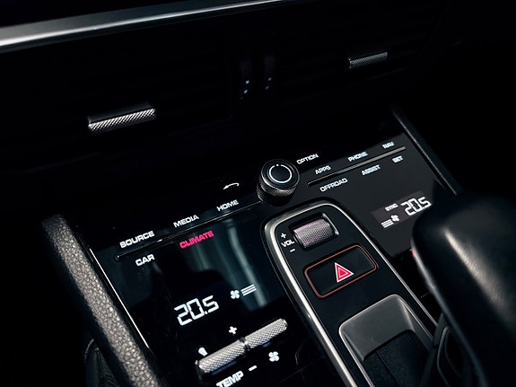 Porsche Cayenne 23 of 30