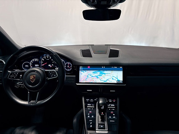 Porsche Cayenne 17 of 30