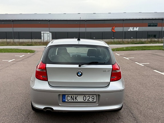 BMW 116i 4 of 8