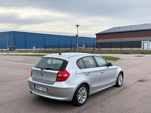 BMW 116i 5 of 8