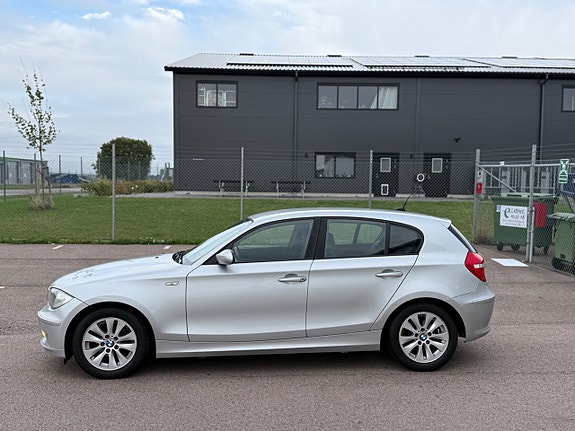 BMW 116i 2 of 8