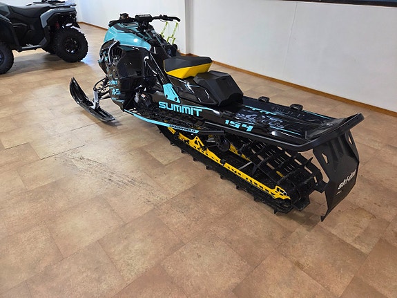Ski-Doo Summit 850 154" 3 of 9