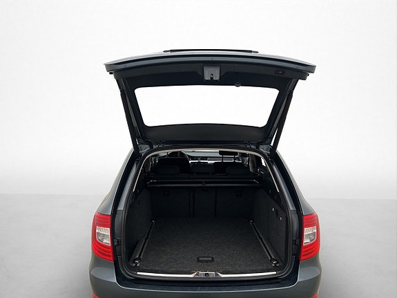 Skoda Superb 9 of 27